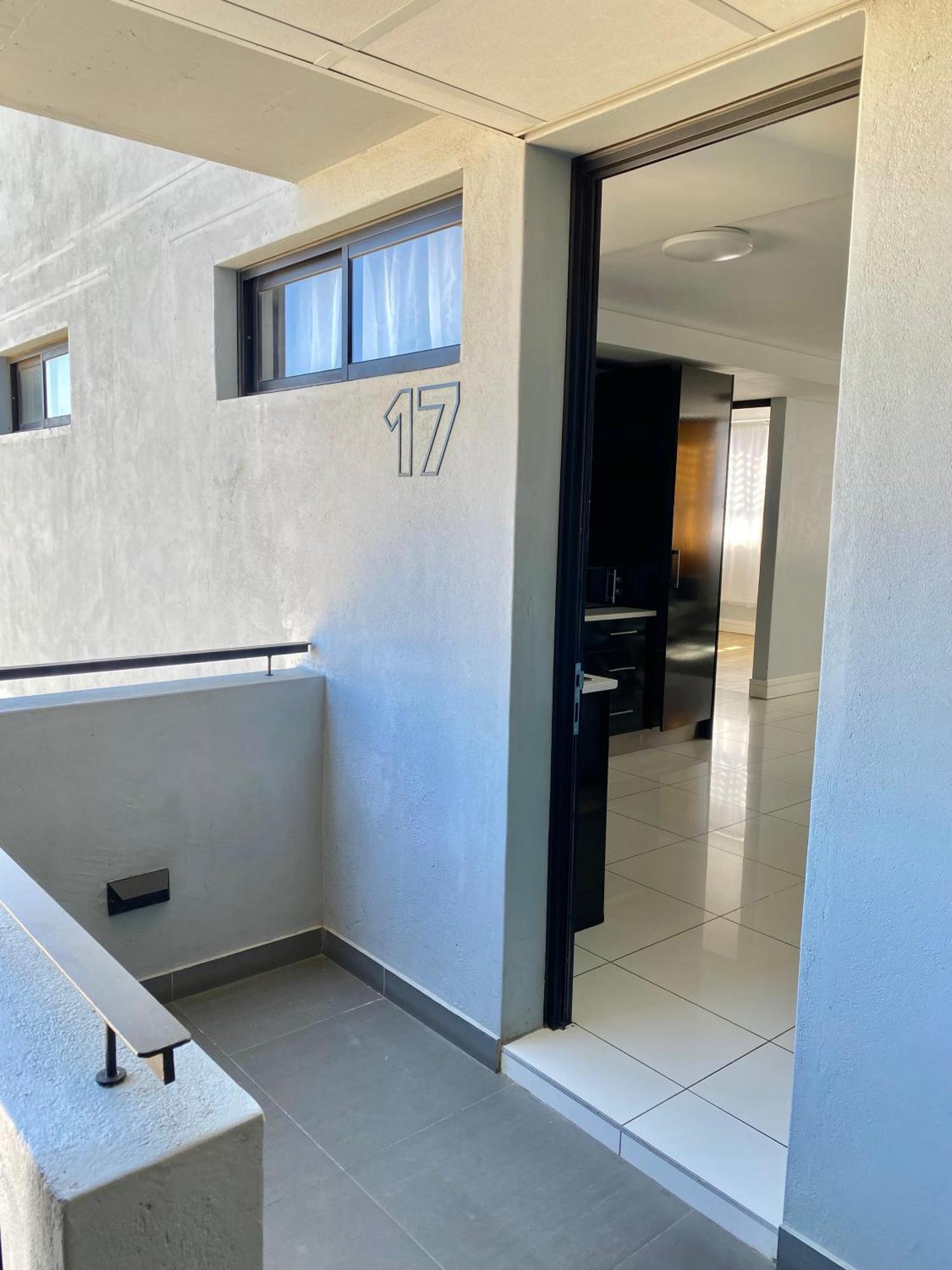 C&J City Centre Airbnb Apartment Windhoek Ngoại thất bức ảnh