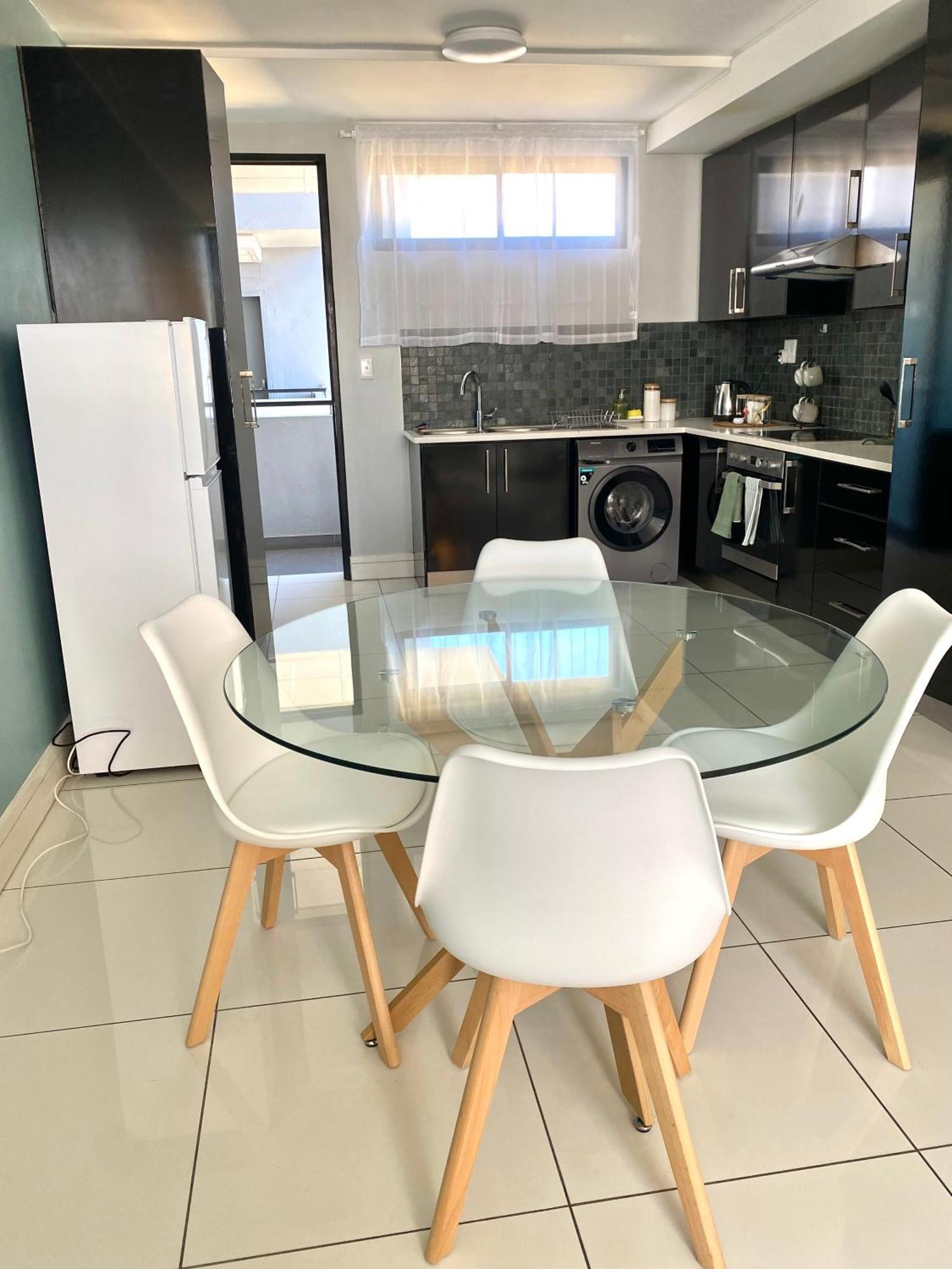 C&J City Centre Airbnb Apartment Windhoek Ngoại thất bức ảnh