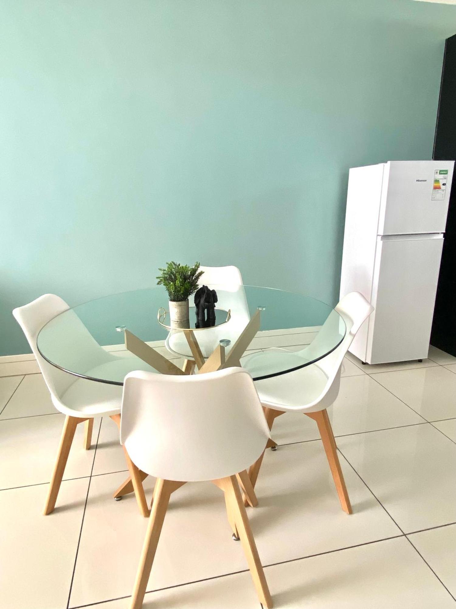 C&J City Centre Airbnb Apartment Windhoek Ngoại thất bức ảnh