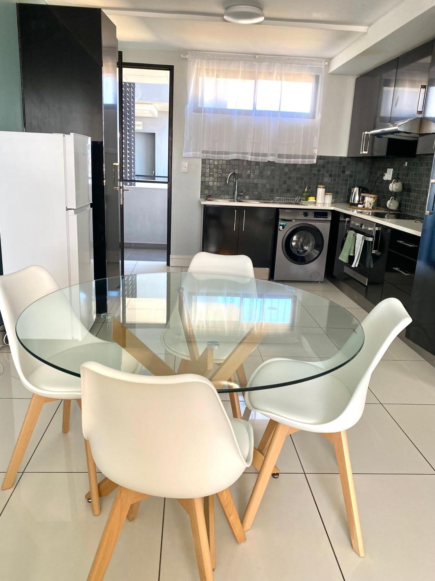 C&J City Centre Airbnb Apartment Windhoek Ngoại thất bức ảnh